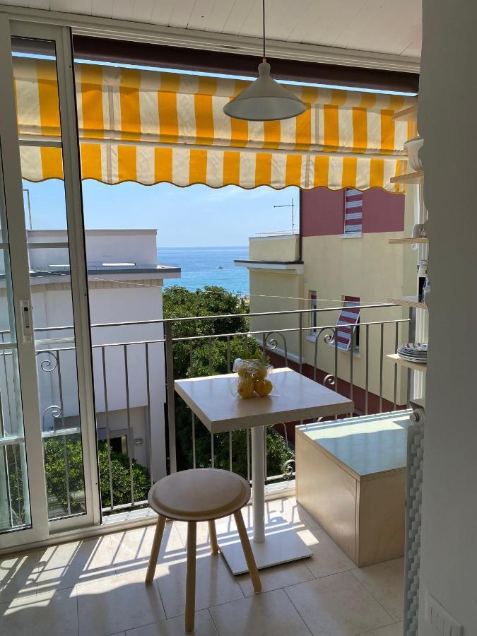 Residence Villa Ombrosa Spotorno Esterno foto