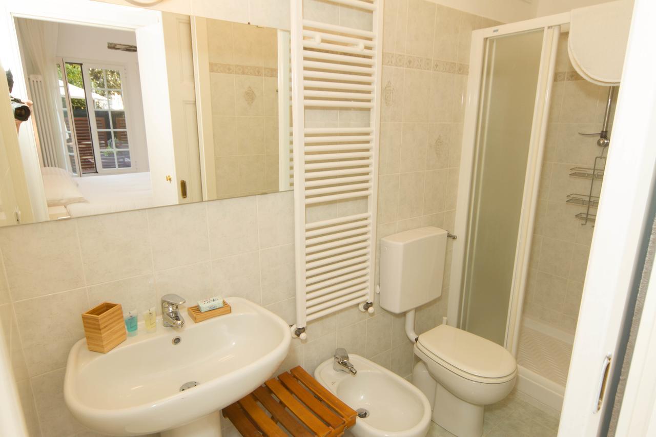 Residence Villa Ombrosa Spotorno Esterno foto