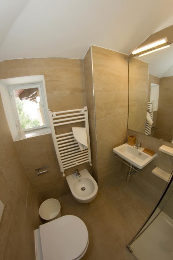 Residence Villa Ombrosa Spotorno Esterno foto