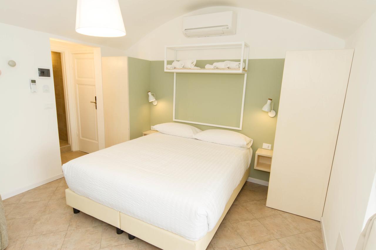 Residence Villa Ombrosa Spotorno Esterno foto