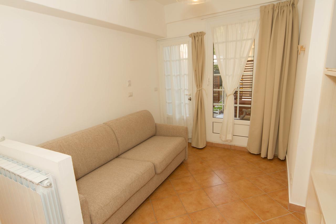 Residence Villa Ombrosa Spotorno Esterno foto